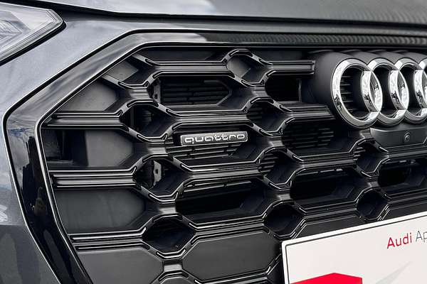 2025 Audi Q5 55 TFSI e S line FY
