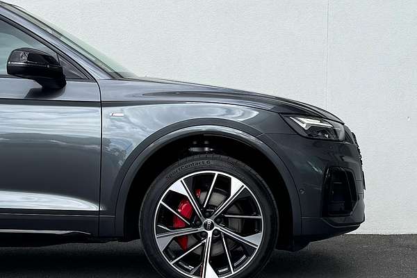 2025 Audi Q5 55 TFSI e S line FY