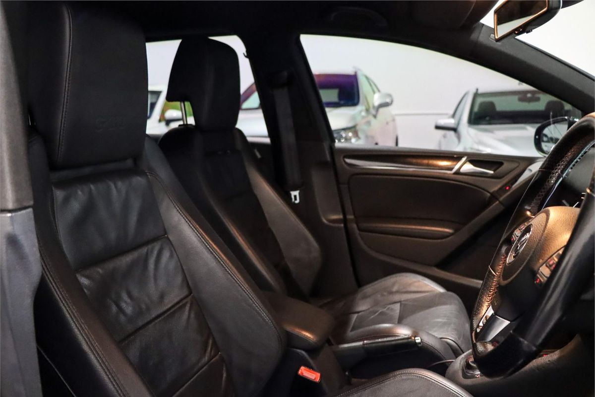 2011 Volkswagen Golf GTI VI