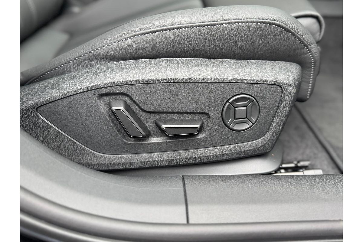 2025 Audi A5 TFSI 150kW S line B10