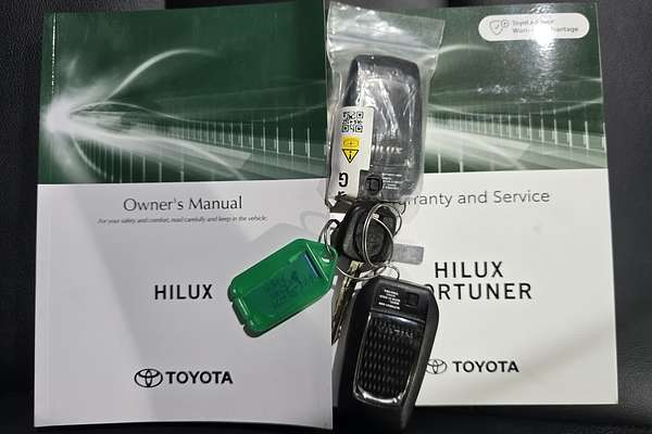 2023 Toyota Hilux SR5 GUN126R 4X4