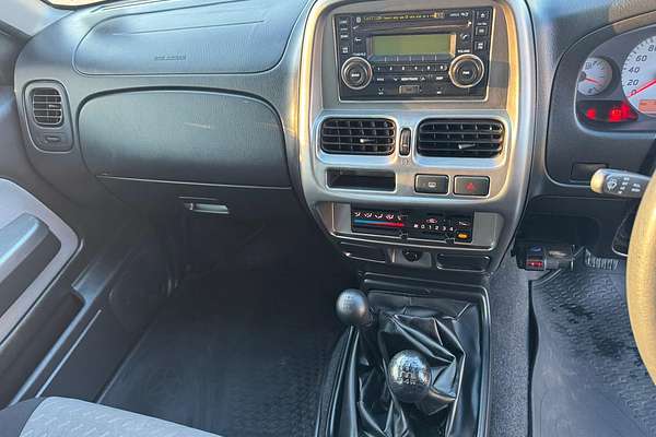 2010 Nissan Navara ST-R D22 4X4