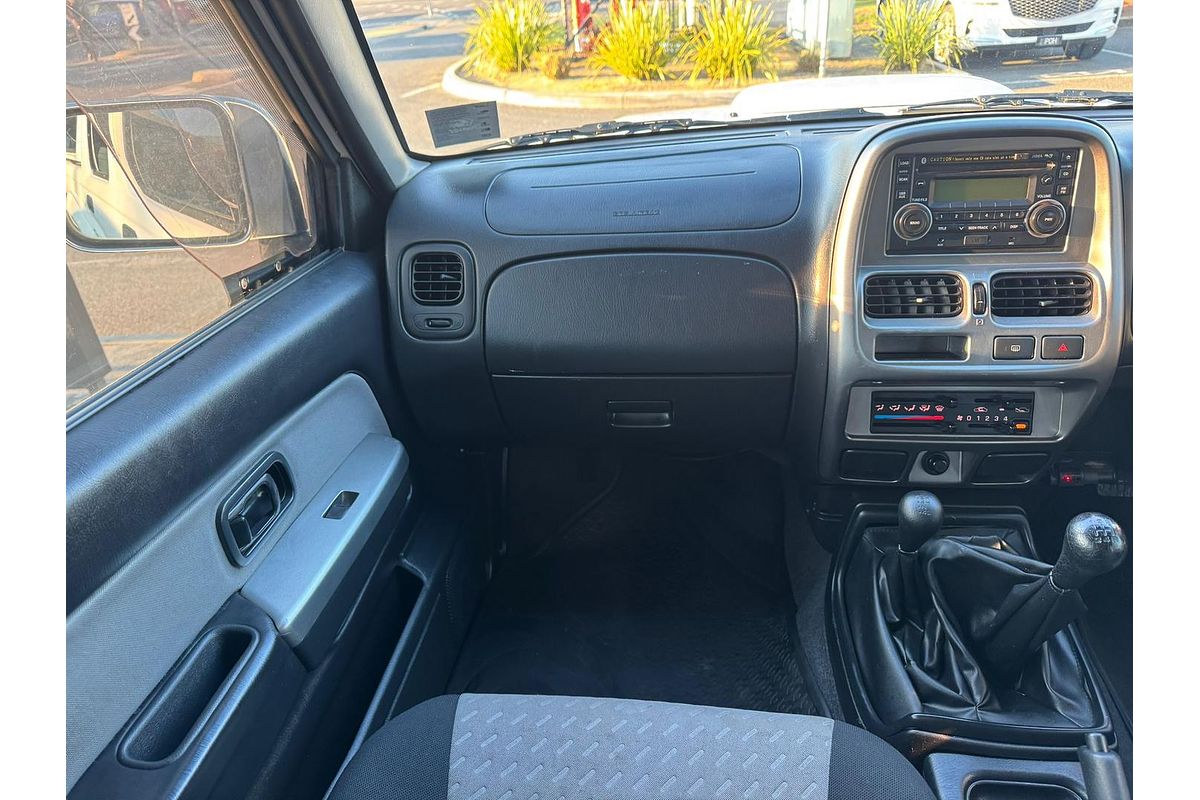 2010 Nissan Navara ST-R D22 4X4