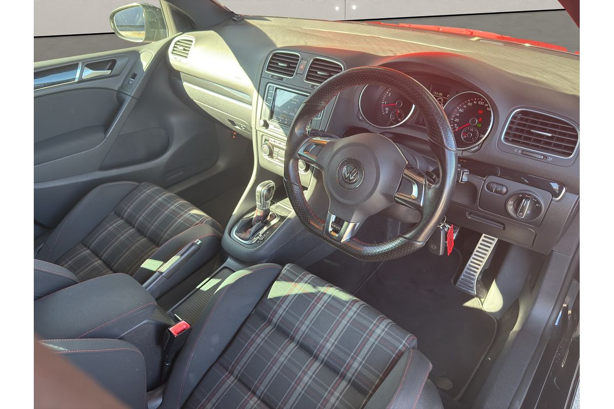 2011 Volkswagen Golf GTI PERFORMANCE EDITION