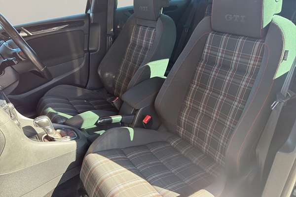 2011 Volkswagen Golf GTI PERFORMANCE EDITION