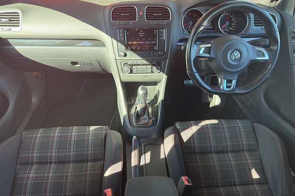 2011 Volkswagen Golf GTI PERFORMANCE EDITION