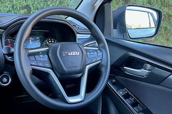 2023 Isuzu MU-X LS-M
