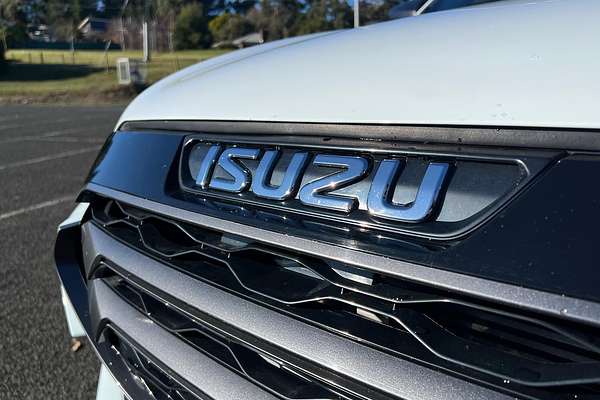 2023 Isuzu MU-X LS-M