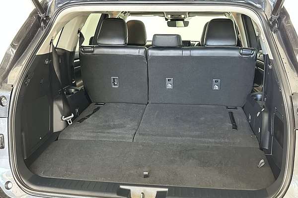 2023 Toyota Kluger Grande AXUH78R
