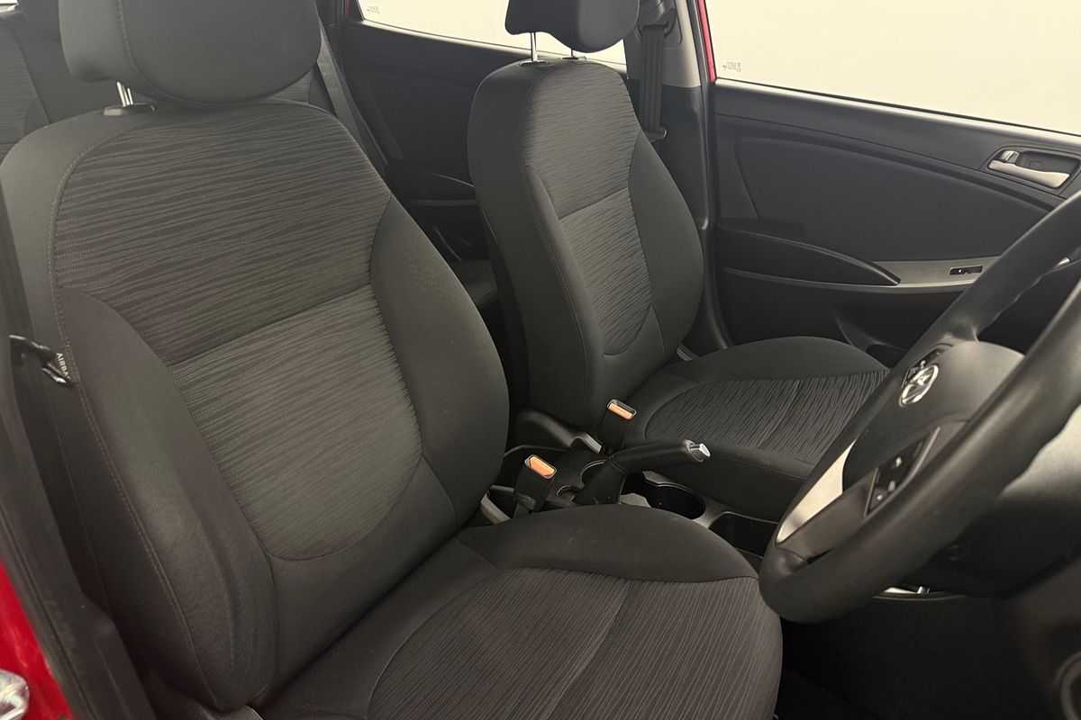 2016 Hyundai Accent Active RB4