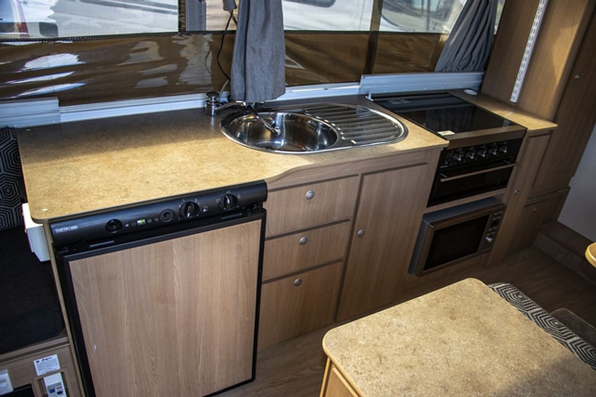 2014 Jayco SWAN CAMPER OB.14CP