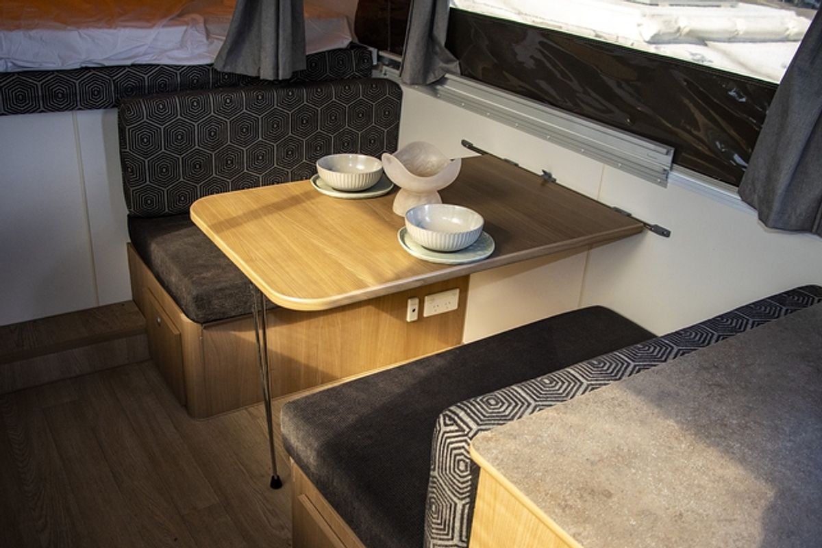 2014 Jayco SWAN CAMPER OB.14CP