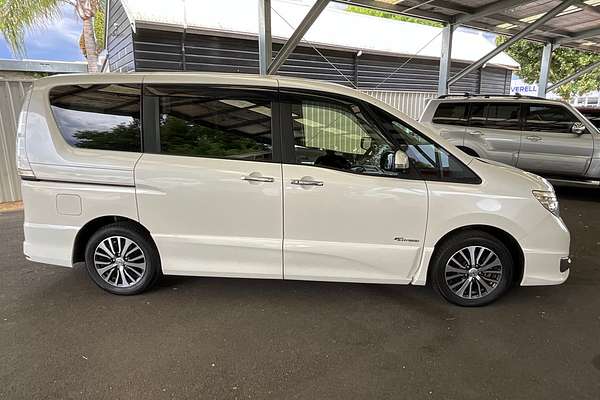 2015 Nissan Serena