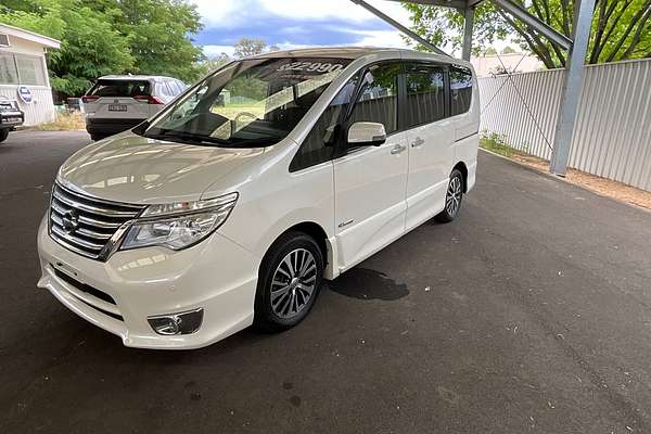 2015 Nissan Serena