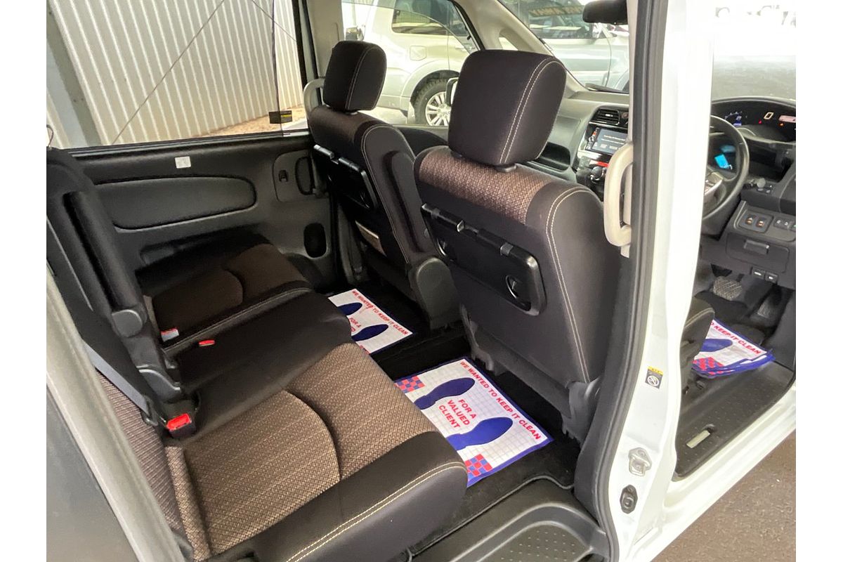 2015 Nissan Serena