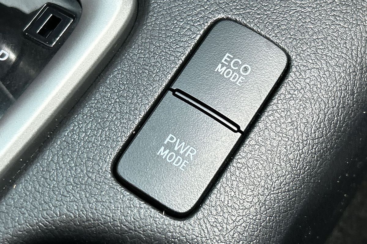 2018 Toyota Hilux SR5 GUN126R 4X4