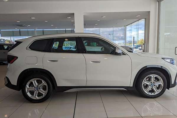 2023 BMW iX1 eDrive20 xLine U11
