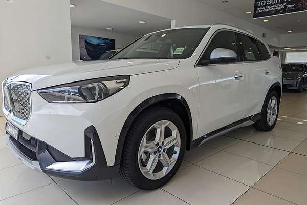 2023 BMW iX1 eDrive20 xLine U11