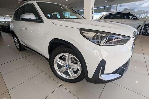 2023 BMW iX1 eDrive20 xLine U11