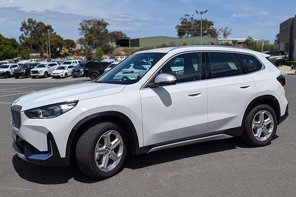 2023 BMW iX1 eDrive20 xLine U11