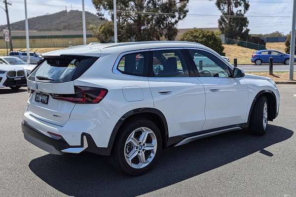 2023 BMW iX1 eDrive20 xLine U11