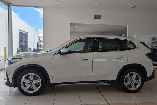 2023 BMW iX1 eDrive20 xLine U11