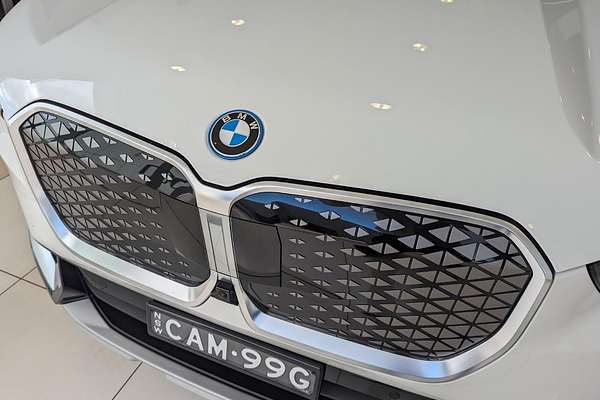 2023 BMW iX1 eDrive20 xLine U11