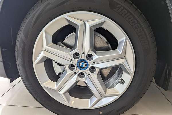 2023 BMW iX1 eDrive20 xLine U11