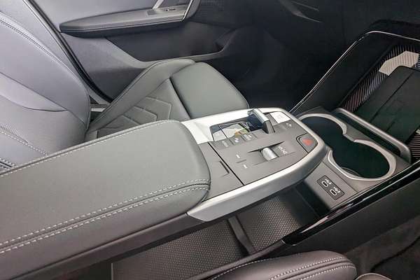 2023 BMW iX1 eDrive20 xLine U11