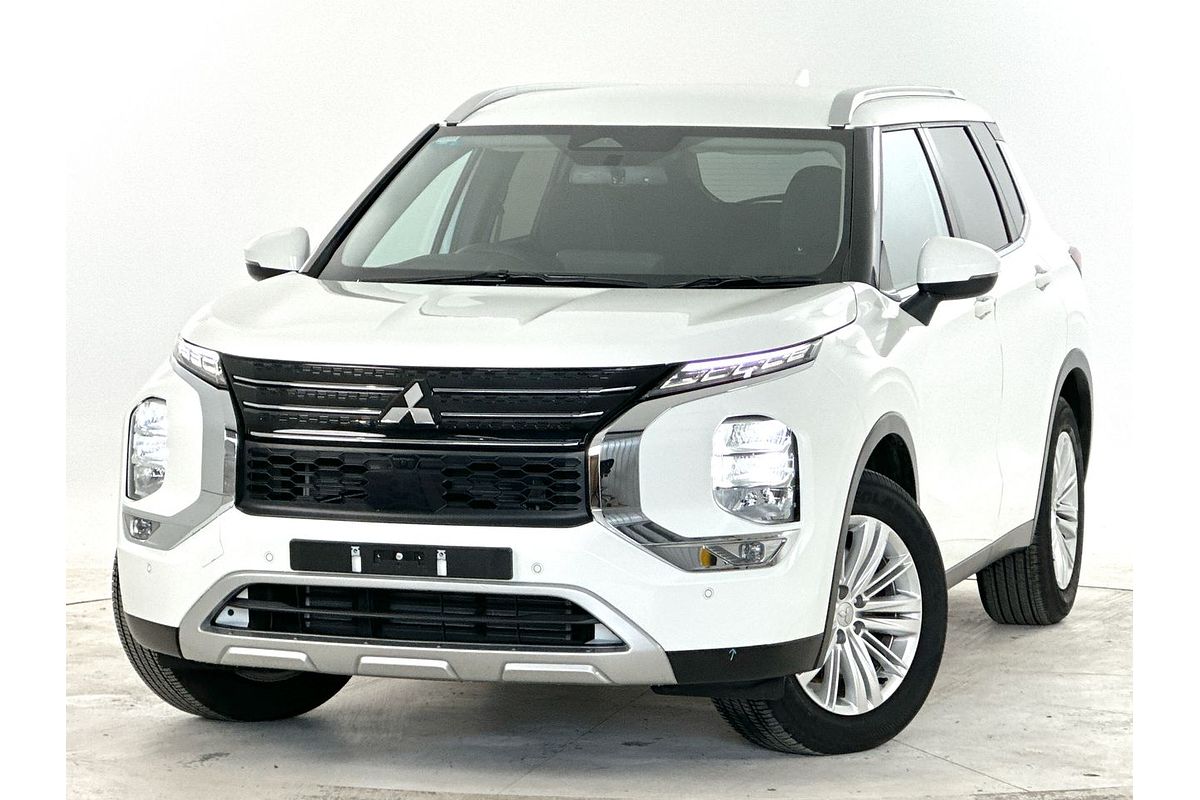2024 Mitsubishi Outlander Black Edition ZM