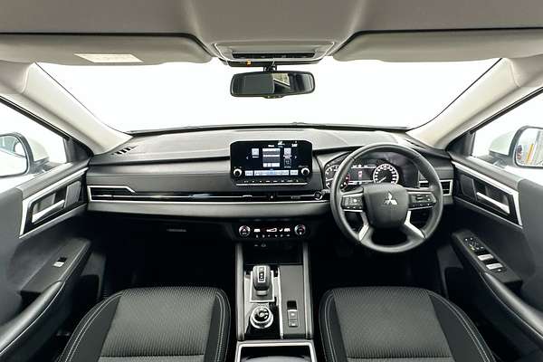 2024 Mitsubishi Outlander Black Edition ZM