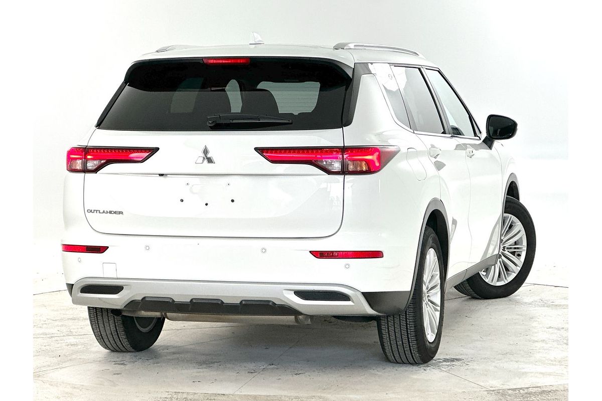 2024 Mitsubishi Outlander Black Edition ZM