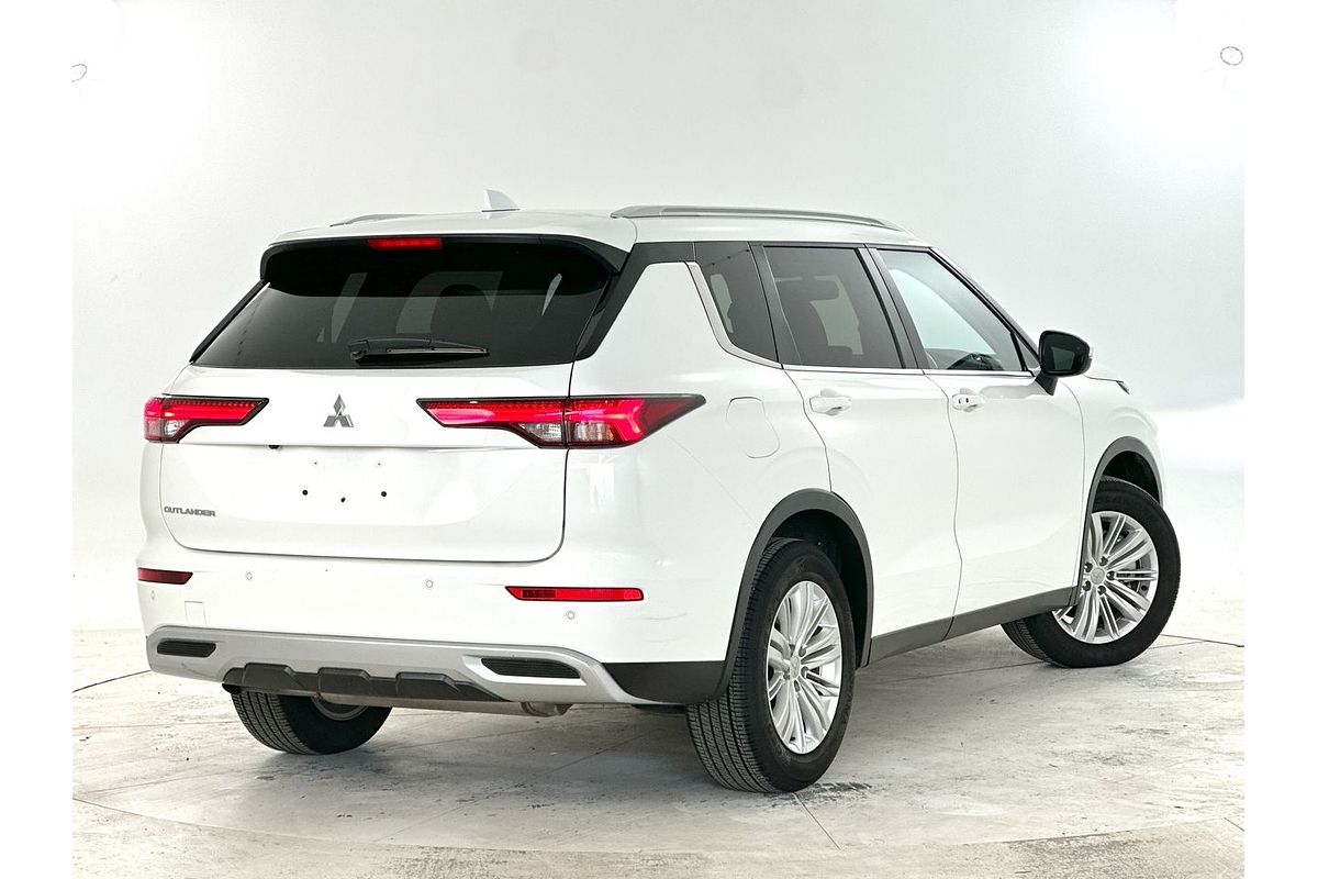 2024 Mitsubishi Outlander Black Edition ZM