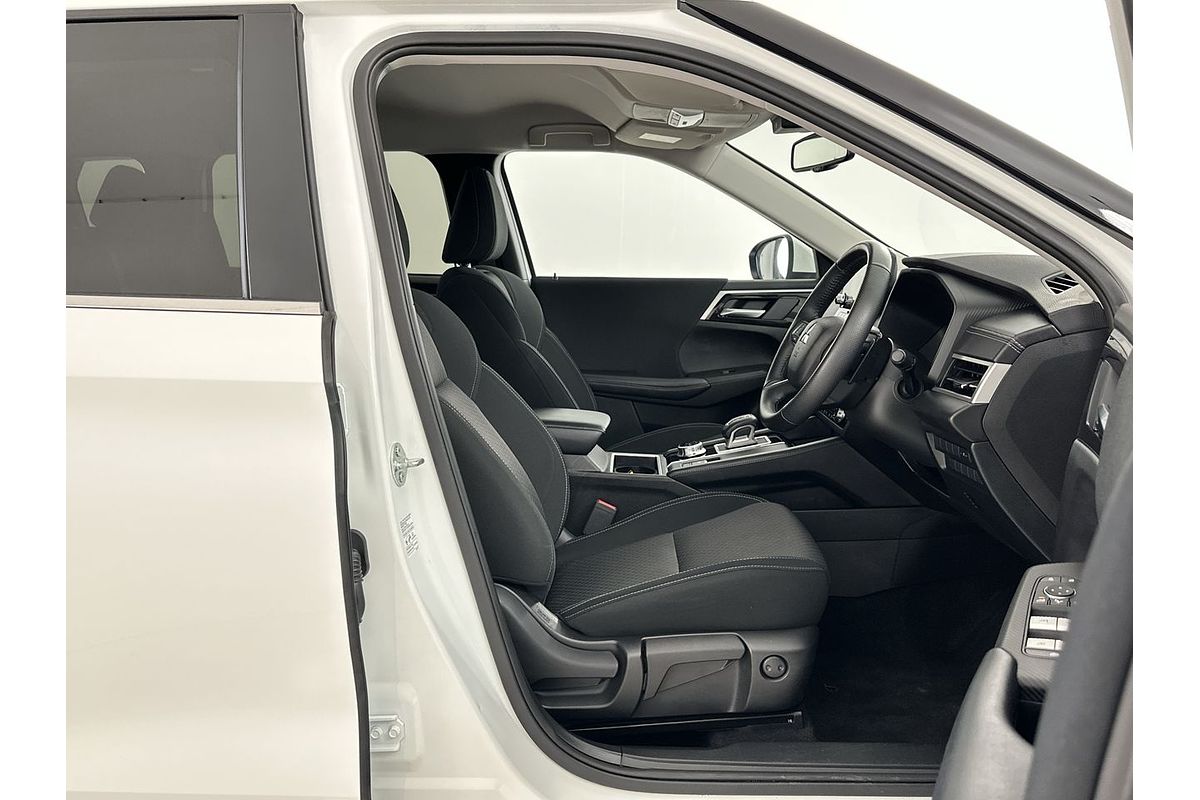 2024 Mitsubishi Outlander Black Edition ZM