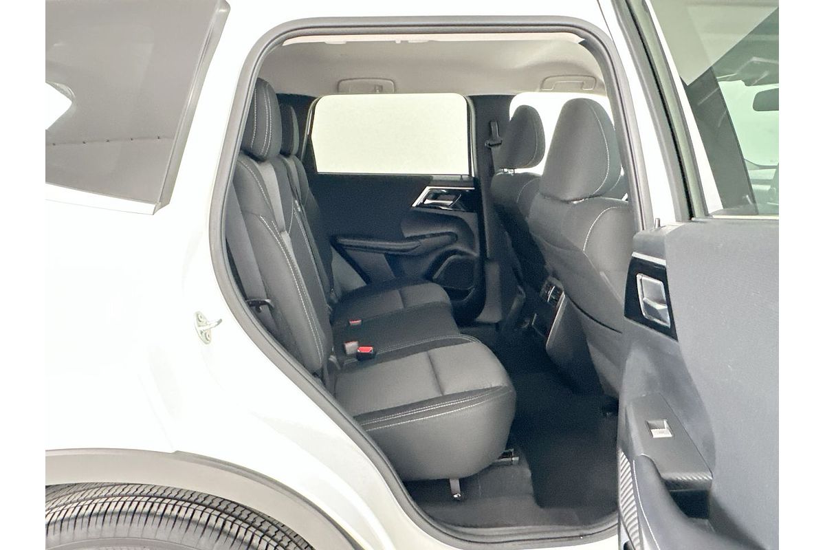 2024 Mitsubishi Outlander Black Edition ZM