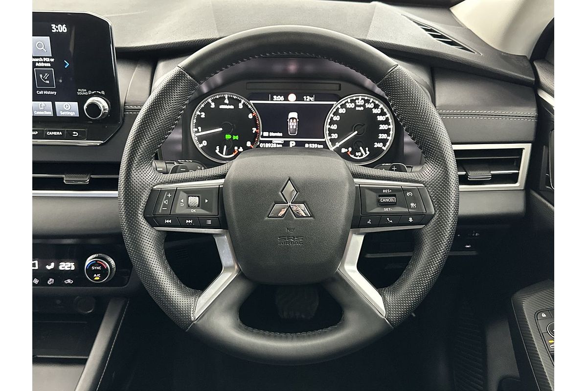 2024 Mitsubishi Outlander Black Edition ZM