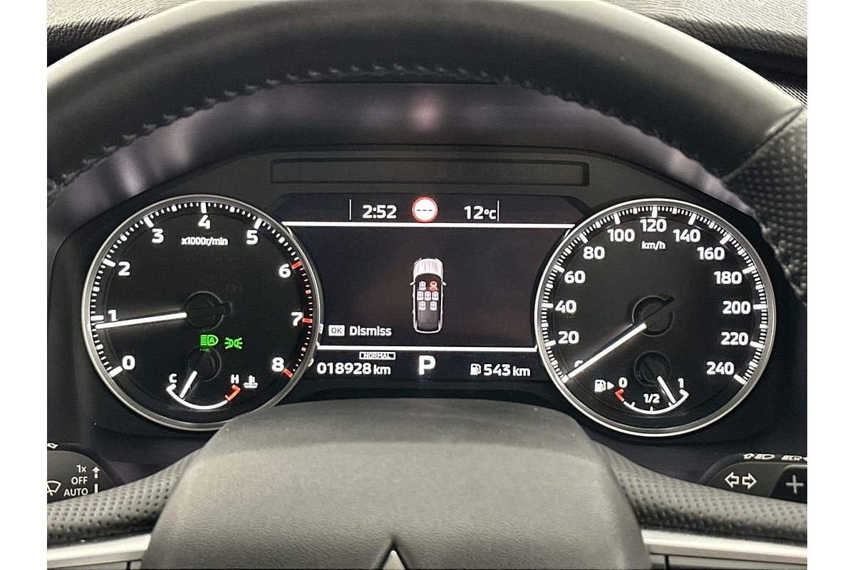 2024 Mitsubishi Outlander Black Edition ZM