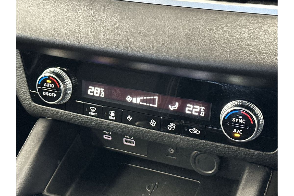 2024 Mitsubishi Outlander Black Edition ZM