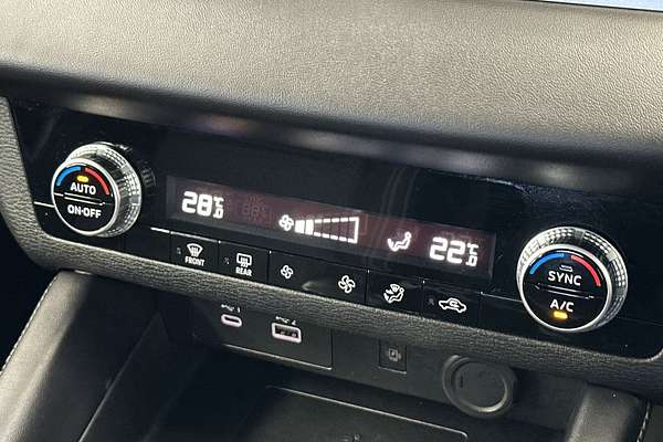 2024 Mitsubishi Outlander Black Edition ZM