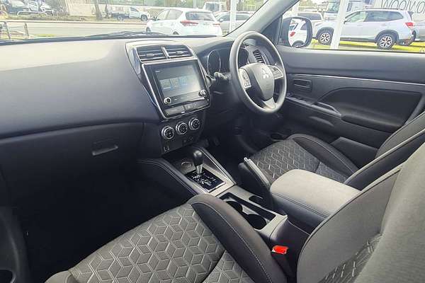 2025 Mitsubishi ASX ES XD