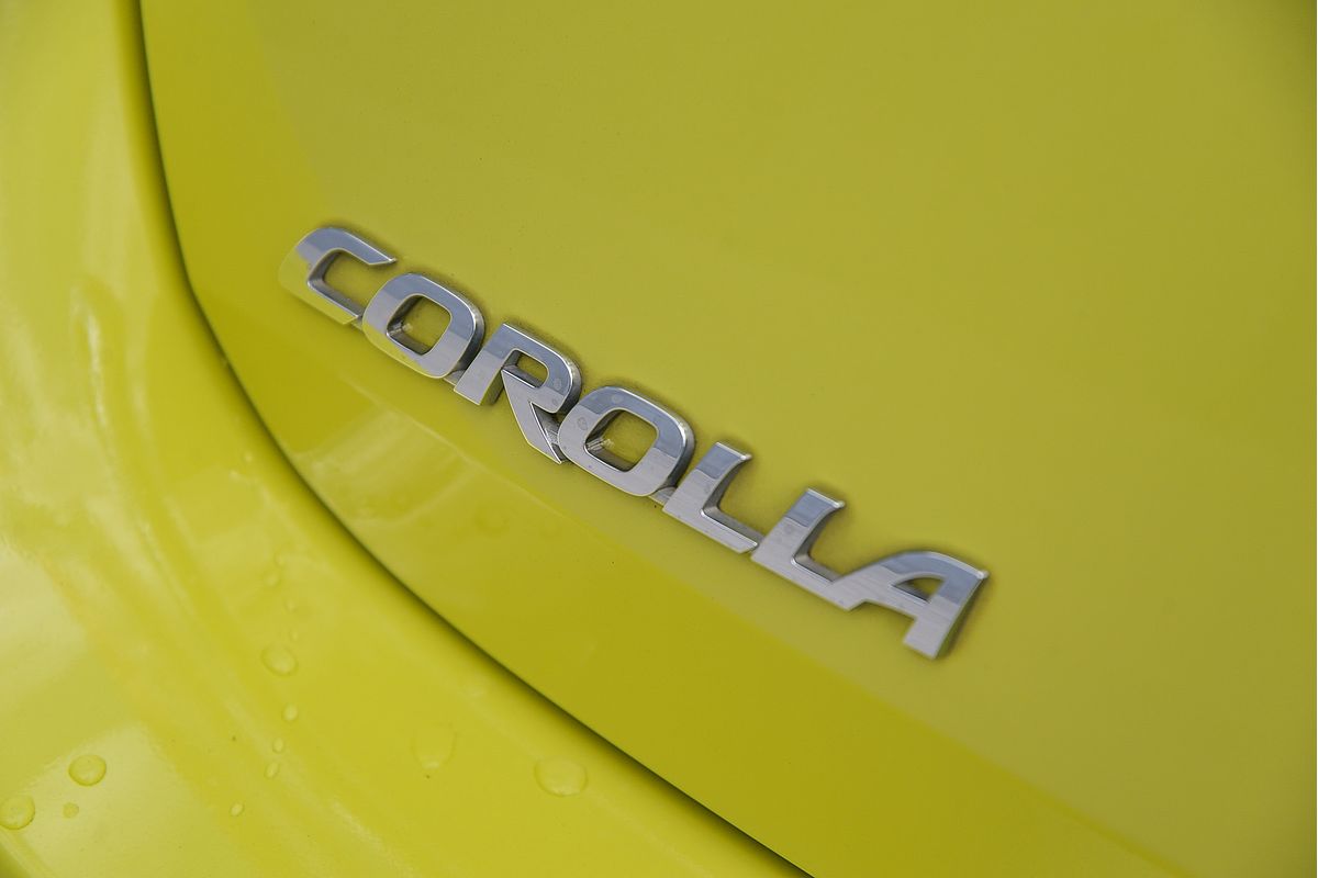 2017 Toyota Corolla Ascent Sport ZRE182R