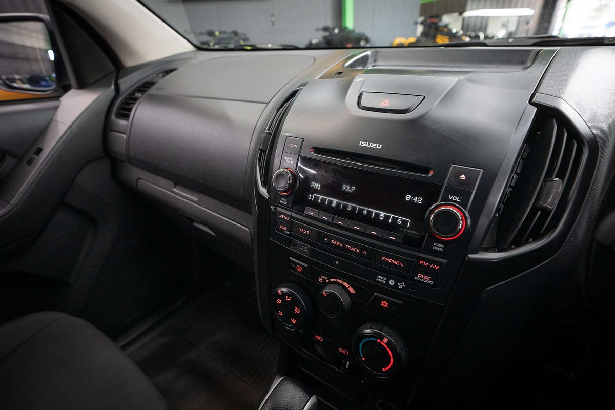 2016 Isuzu D-MAX SX High Ride Rear Wheel Drive