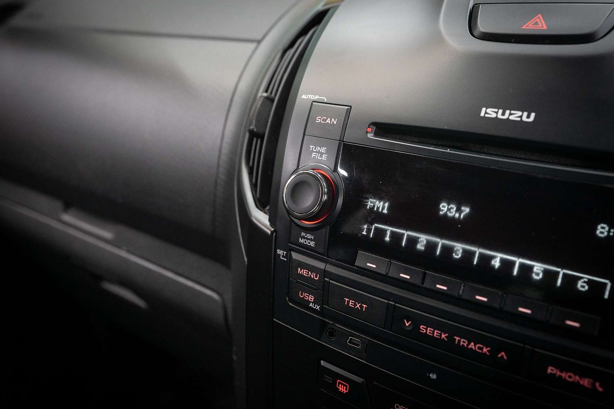 2016 Isuzu D-MAX SX High Ride Rear Wheel Drive
