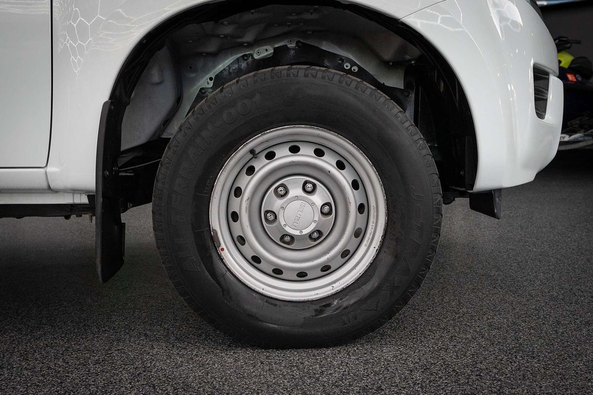 2016 Isuzu D-MAX SX High Ride Rear Wheel Drive
