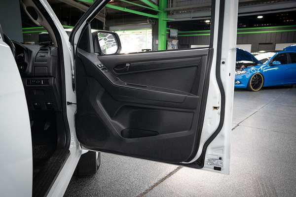 2016 Isuzu D-MAX SX High Ride Rear Wheel Drive