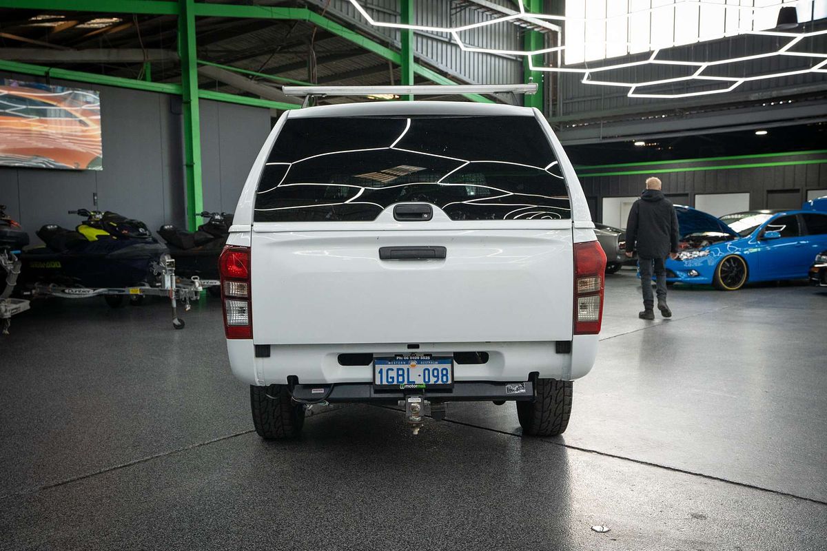 2016 Isuzu D-MAX SX High Ride Rear Wheel Drive