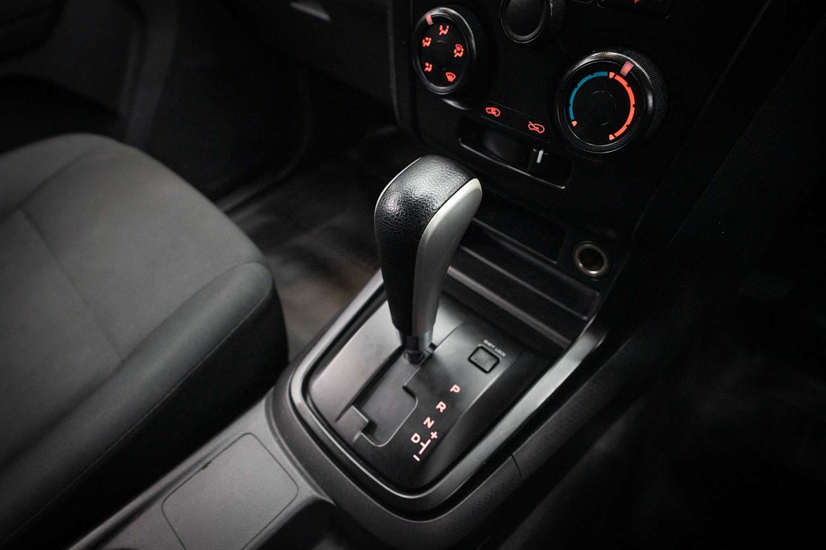 2016 Isuzu D-MAX SX High Ride Rear Wheel Drive