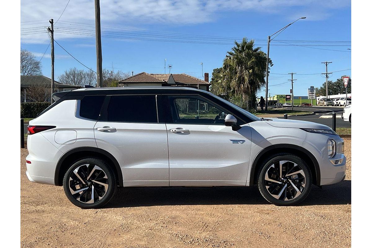 2024 Mitsubishi Outlander PHEV Exceed Tourer ZM