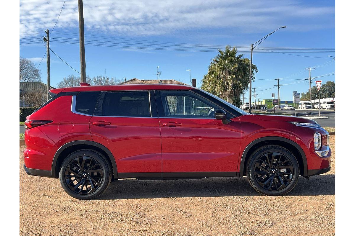 2024 Mitsubishi Outlander Black Edition ZM