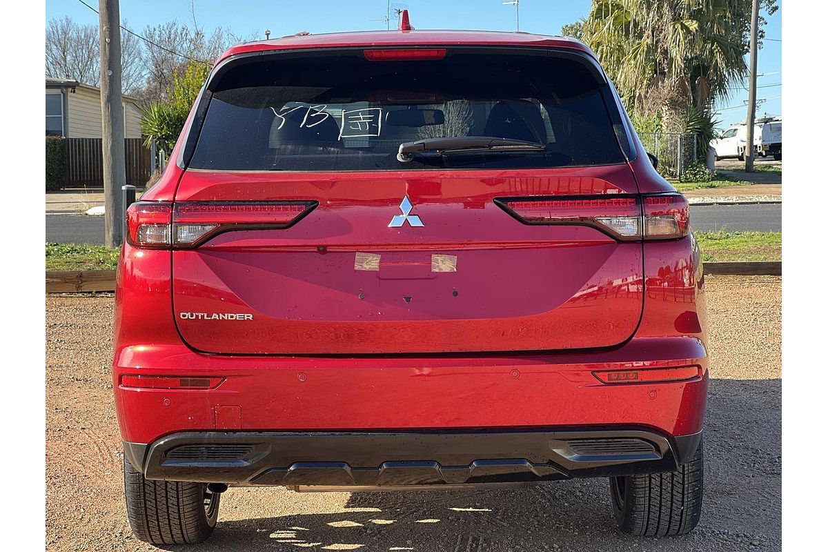 2024 Mitsubishi Outlander Black Edition ZM